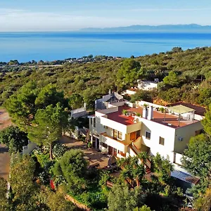 Bella Salmagi Bed & Breakfast